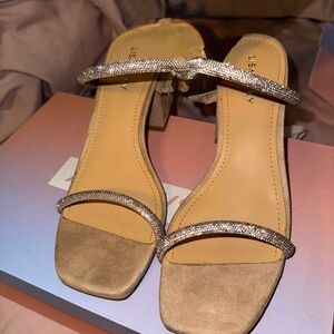 New in box Lisa Vickey Bling Tan Strappy Women's Wedge Heels size 7